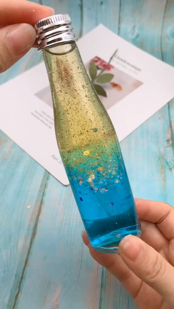 手工制作这个星空瓶太好看了快去找个瓶子来做吧