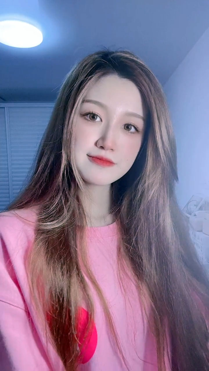 爱自拍的小姐姐#多吃甜品可以变成甜妹嘛