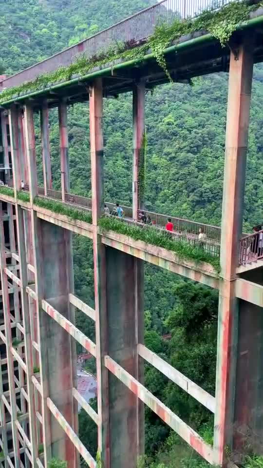 广东韶关云门山瀑布观景电梯,168米云上飞瀑,网红打卡地!