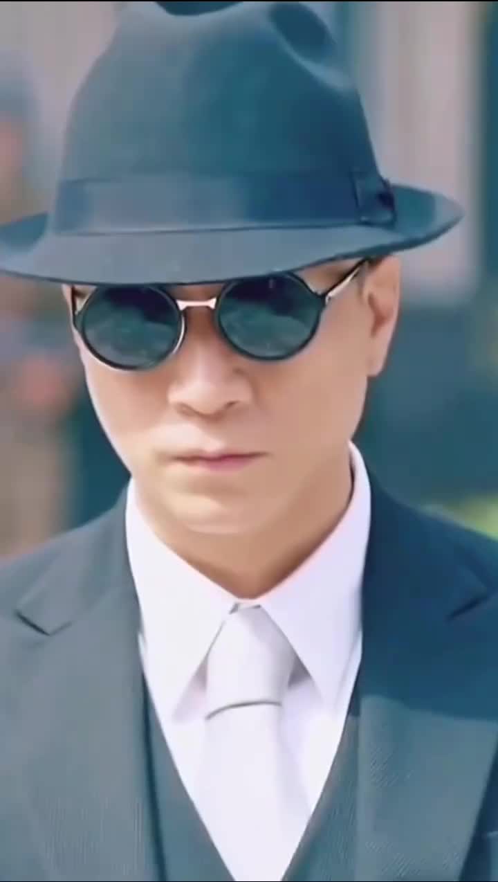 明星#刘华强孙红雷男神跟我刘华强拼你有这个实力么?