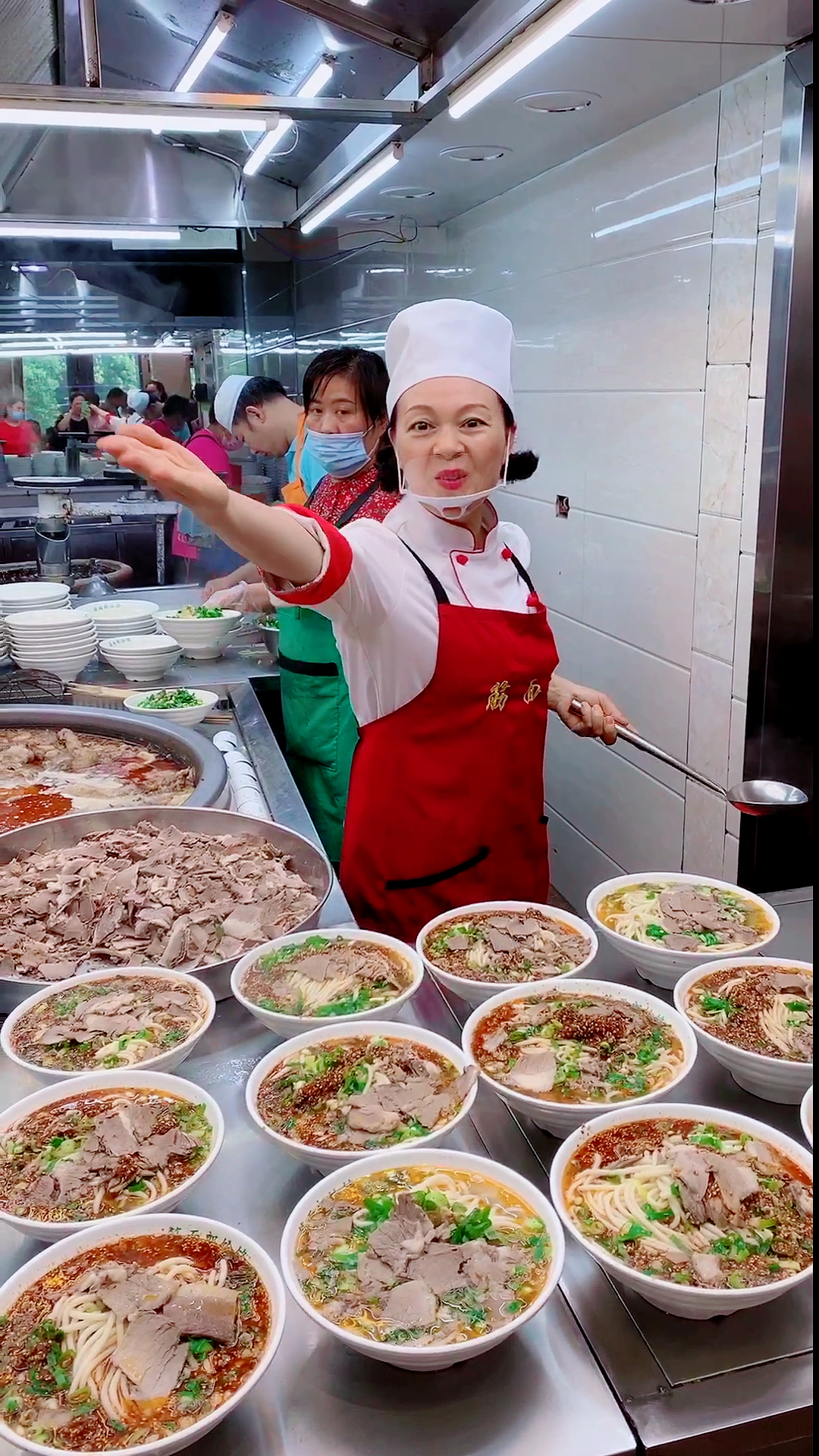 面馆最美老板娘