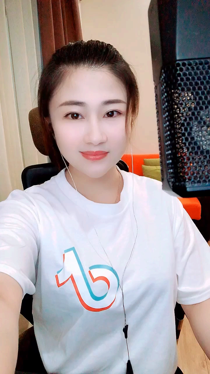 个人单曲《醉离殇》刘馨月