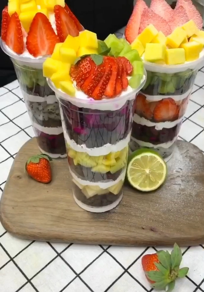 食神大pk#一杯水果千层杯,高营养,美容养颜,求关注