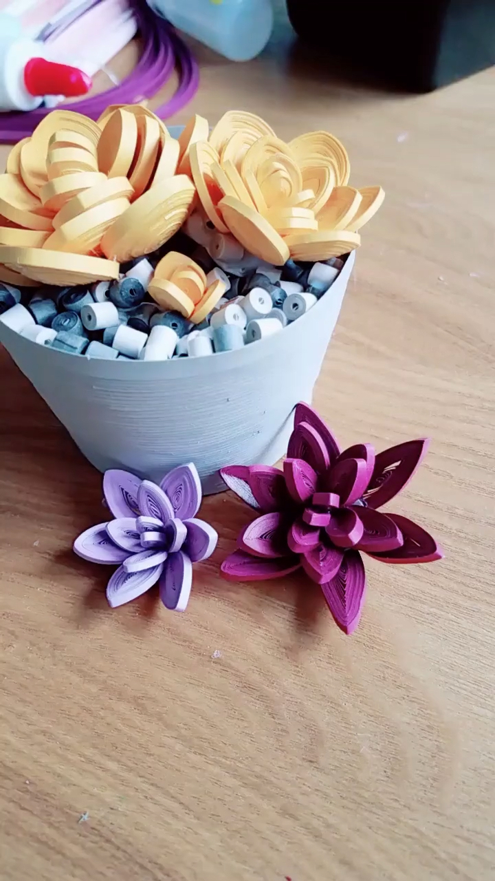 全民拜大年#衍纸做的多肉,来一盆吗