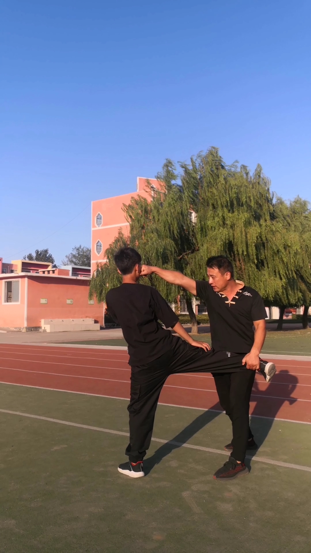 散打接腿摔分享给大家