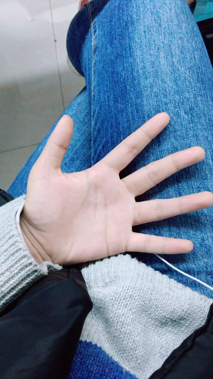 你们谁的小指头能单独动我叫谁爸爸!