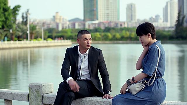 利刃出击:刘闯硬撩榴莲 你们是这样逛街的? #杨烁利刃出击  #夏冬