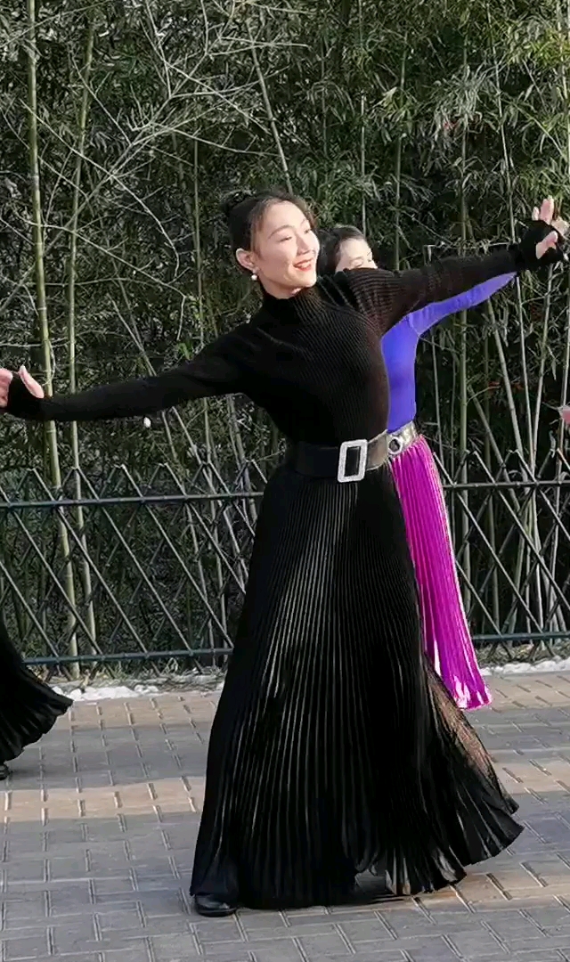 我跳舞时最快乐#紫竹院小红老师《没有你陪伴真的好孤单 - 梦然》