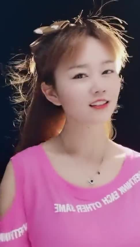 请问别人夸你越来越来越漂亮是怎么回答的我总是尴尬的说哪里嘛