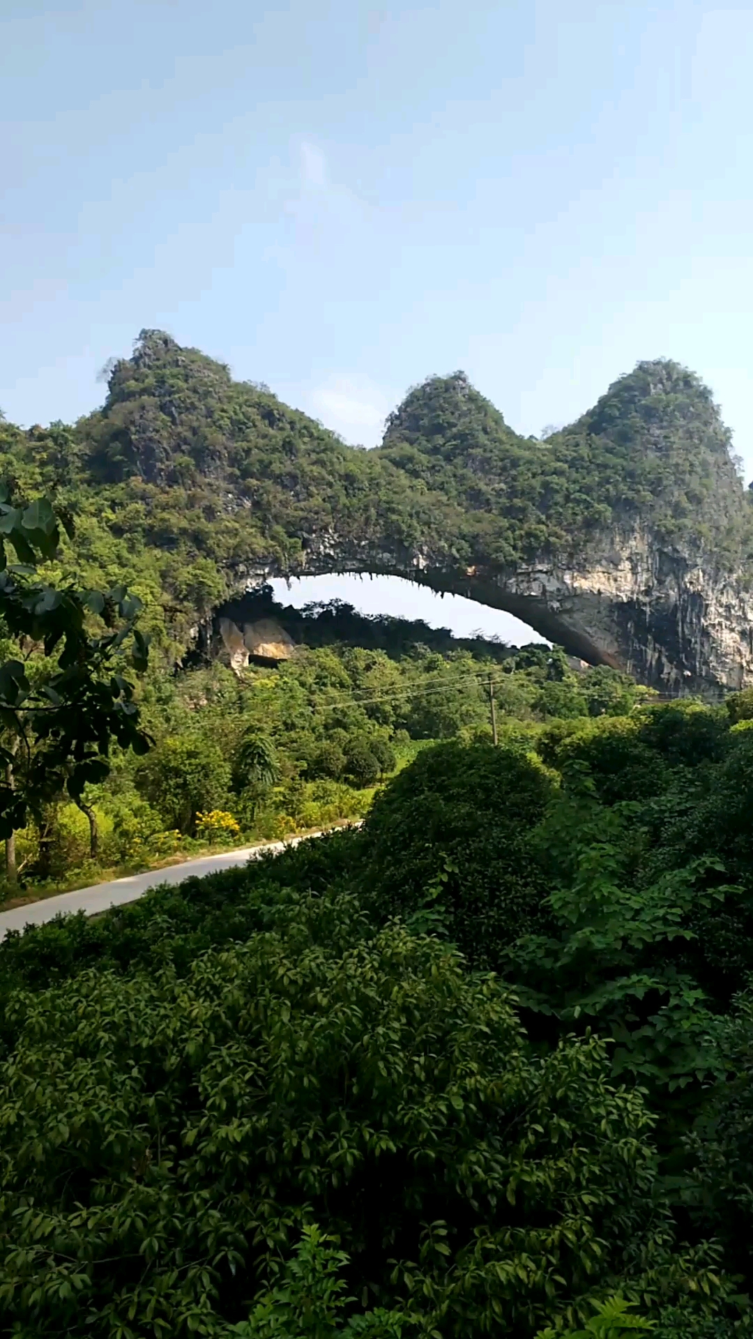 桂林风景  ~月亮山