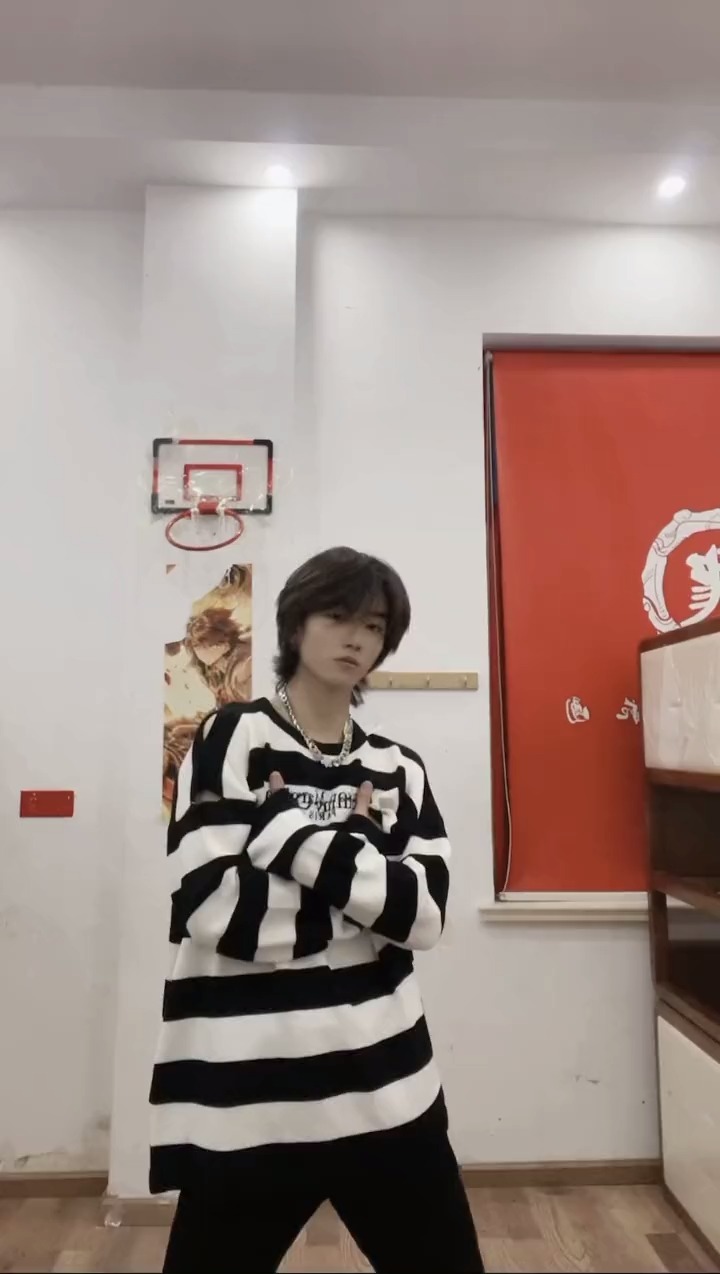 林秋楠各位看官你们看这行不行