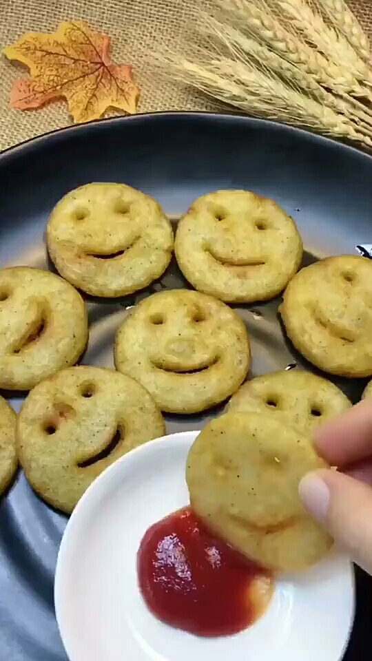 笑脸土豆饼制作教程
