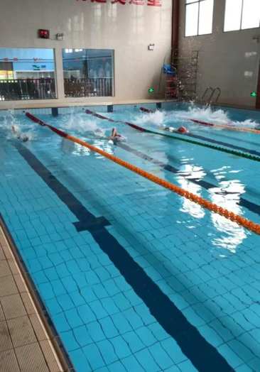 越是高水平越重视基础训练.满屏都是腿,看着就激情