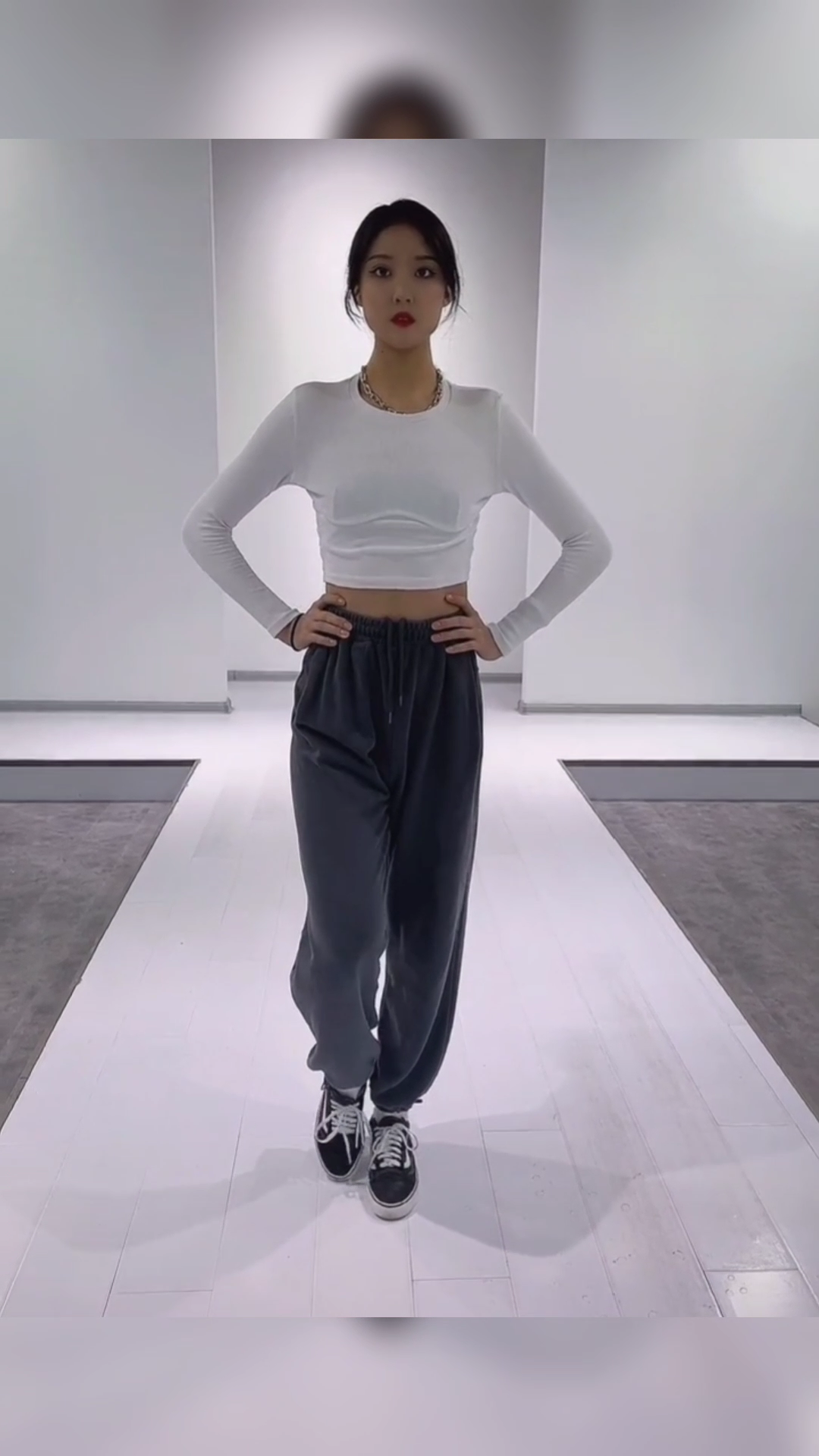 初学模特步基础走法