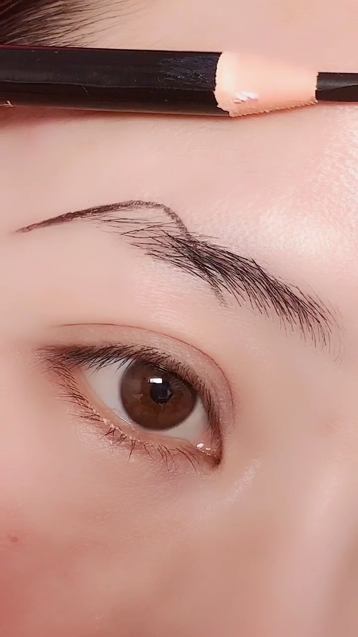 教你画最美落尾眉,今年最火的眉形