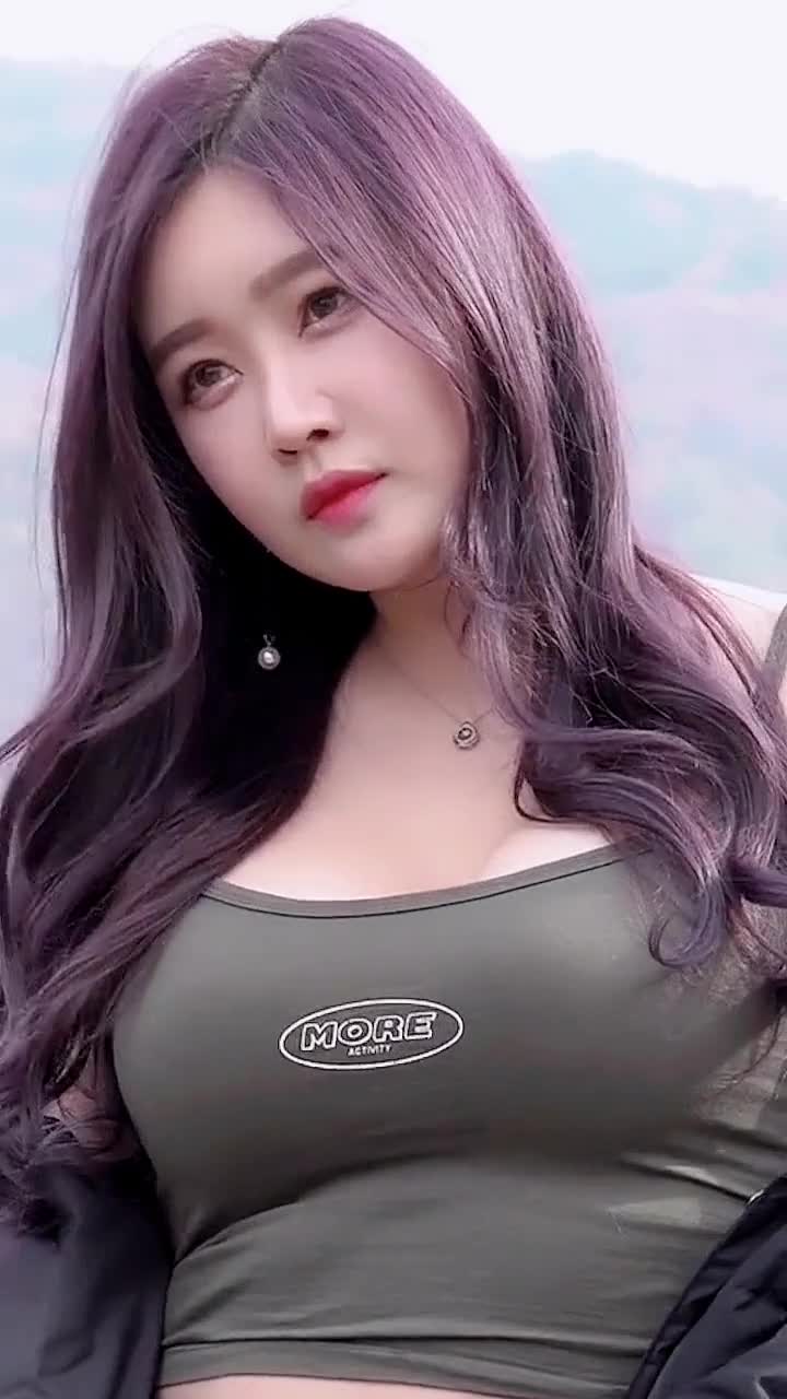 听说有钱人都想找这种身材丰满的媳妇