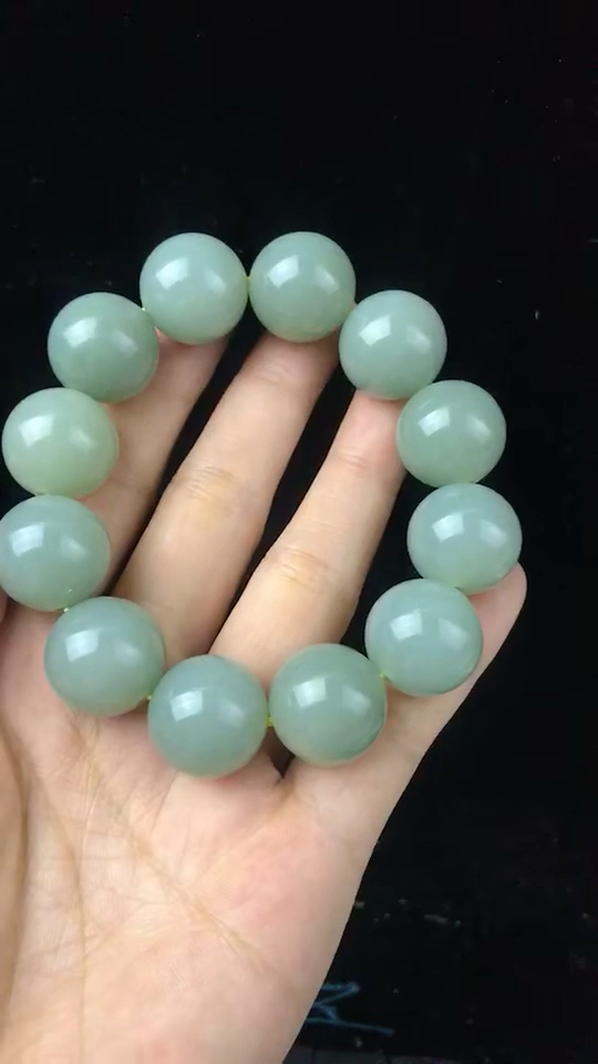 今天你秀恩爱了吗#网红爆款, 新疆且末蓝调手串,色泽惊艳,玉质细腻