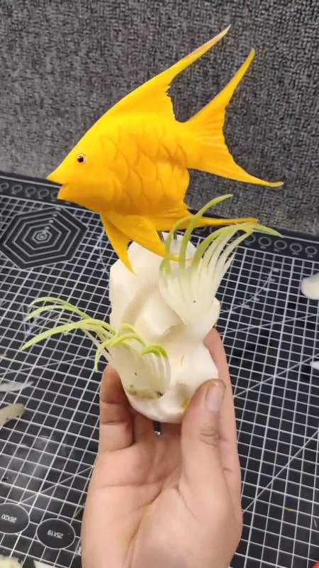 美食南瓜雕刻的鱼有没有觉得很仙