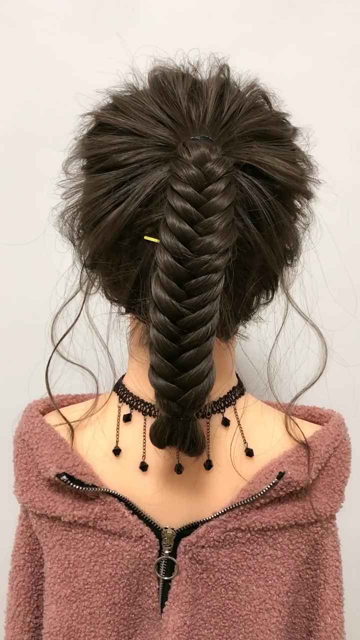 我是发型师#简单的鱼骨辫扎起来