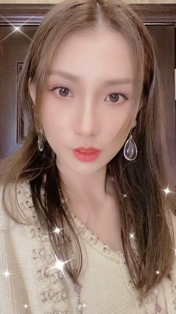 广东夫妇#我们重新认识一下,我是言真,姓冼,净身高176,丈夫是歌手,两