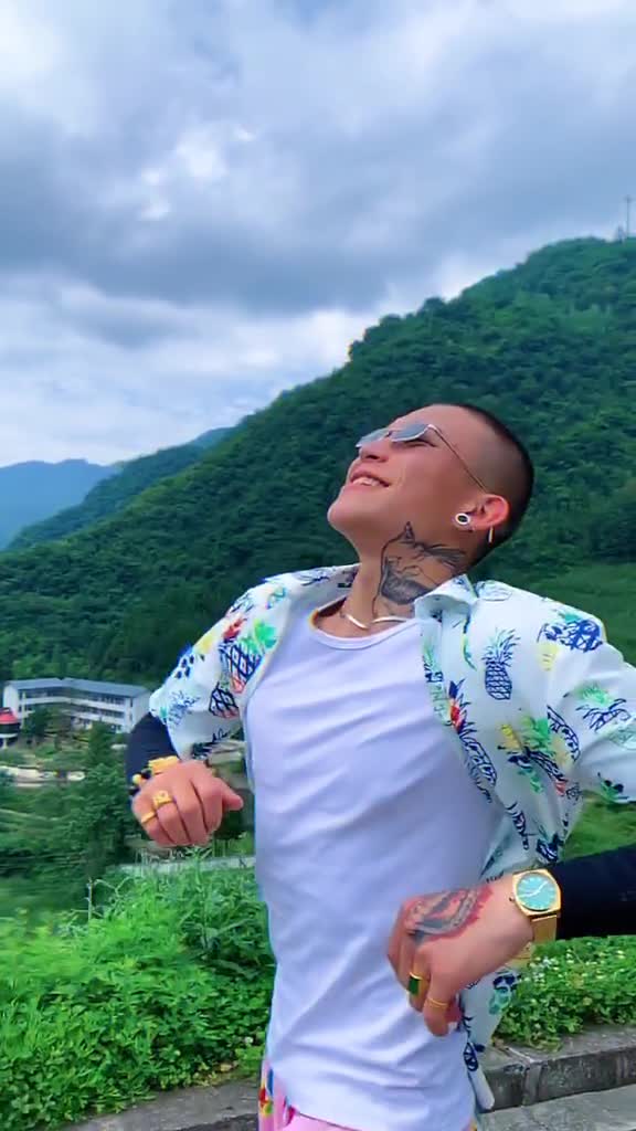 愿生活拥挤笑容不必刻意新腾你阳攀娘晚安