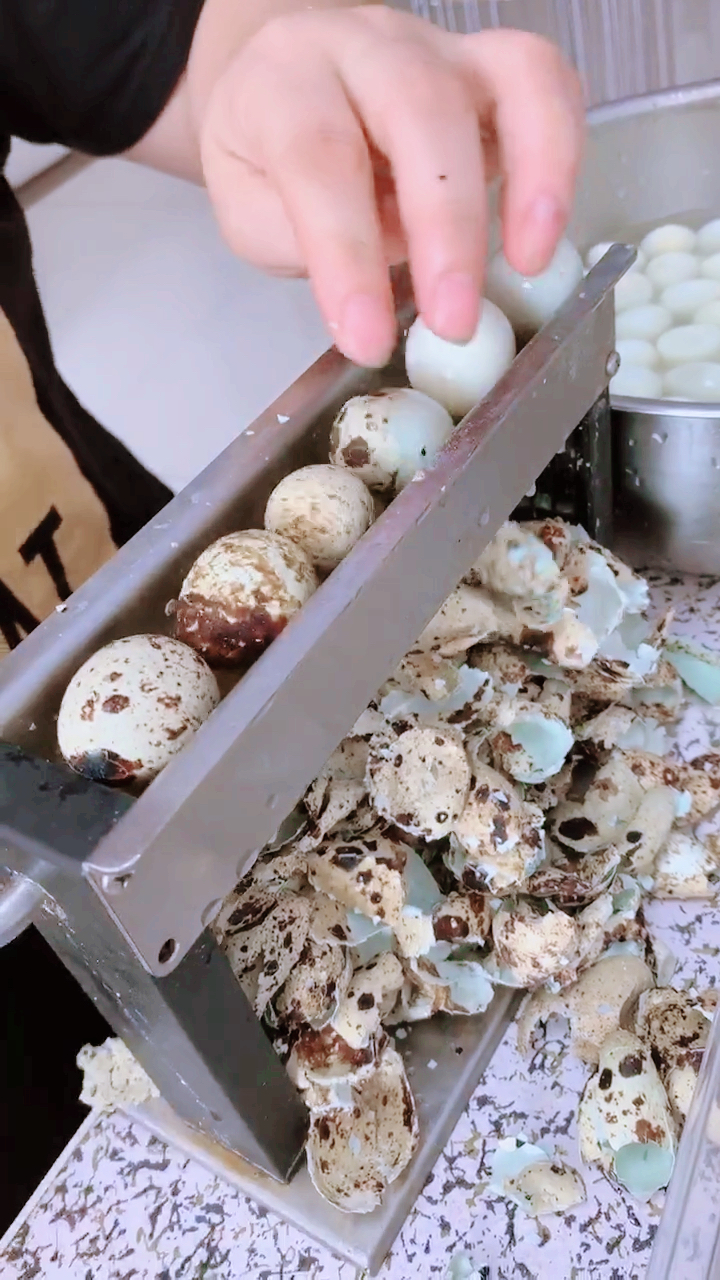 史上最热夏天#终于等到这款神器,剥壳再也不愁了,老板再来20个鹌鹑蛋