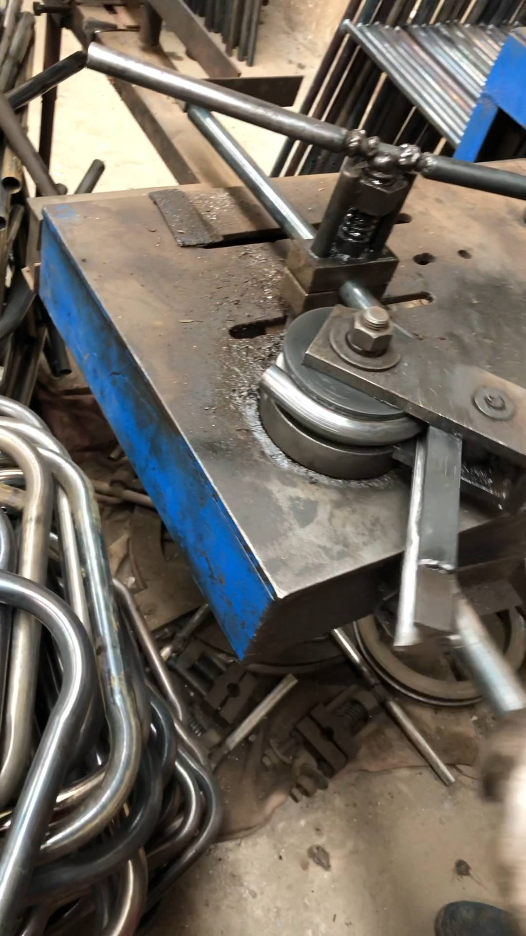 优秀如我#圆管折弯圆管180度折弯像不像拐棍的样子