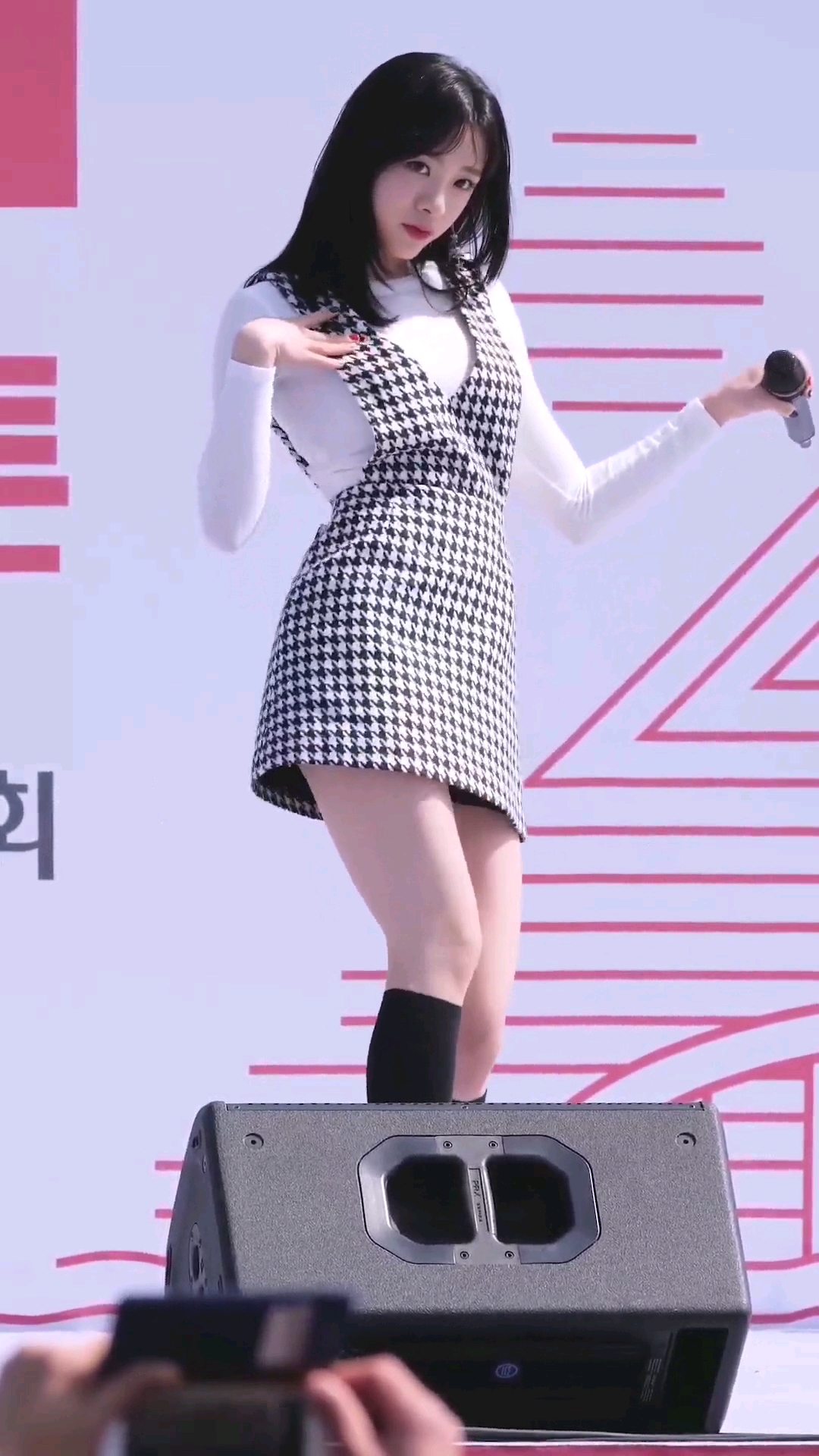 april成员李真率,曲oh my mistake