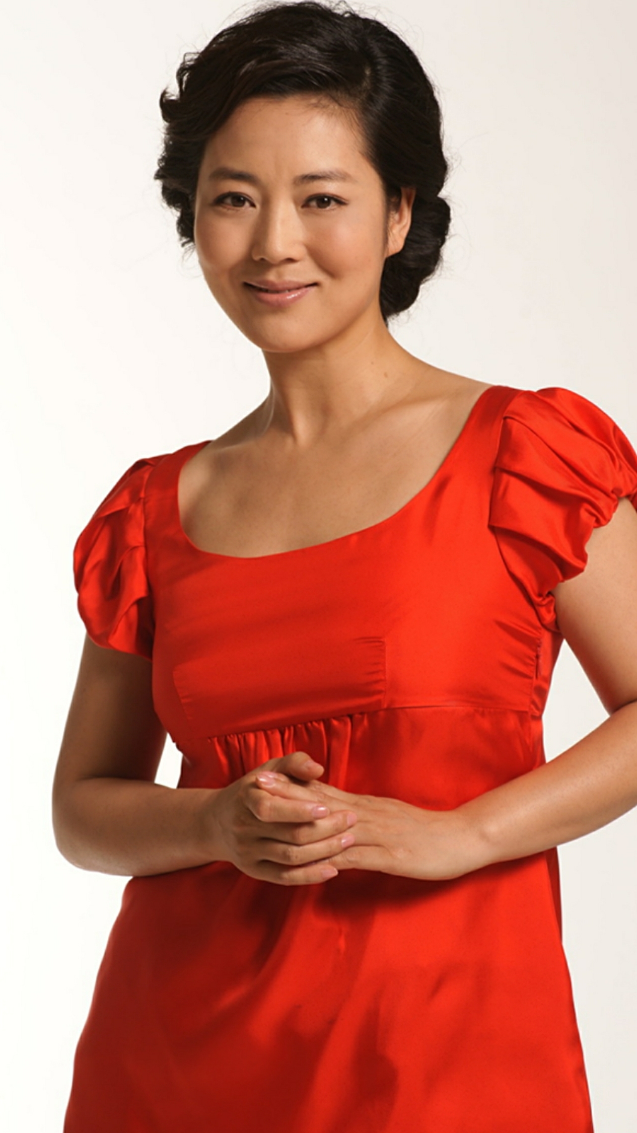 她曾为演女一号打掉孩子,婚姻也止步于此,如今和二婚