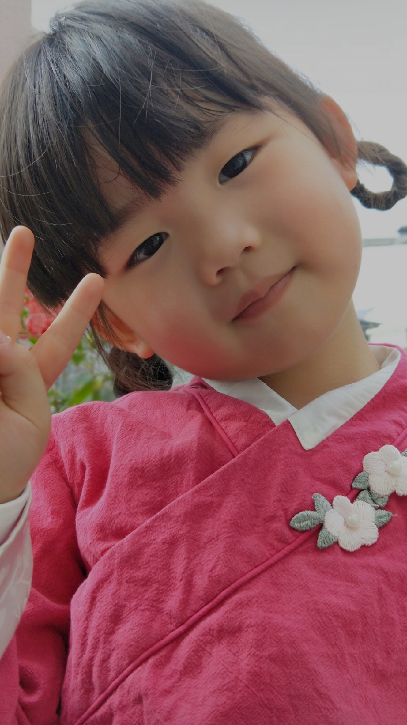 家有萌娃#小妞妞一拍照就爱摆各种pose