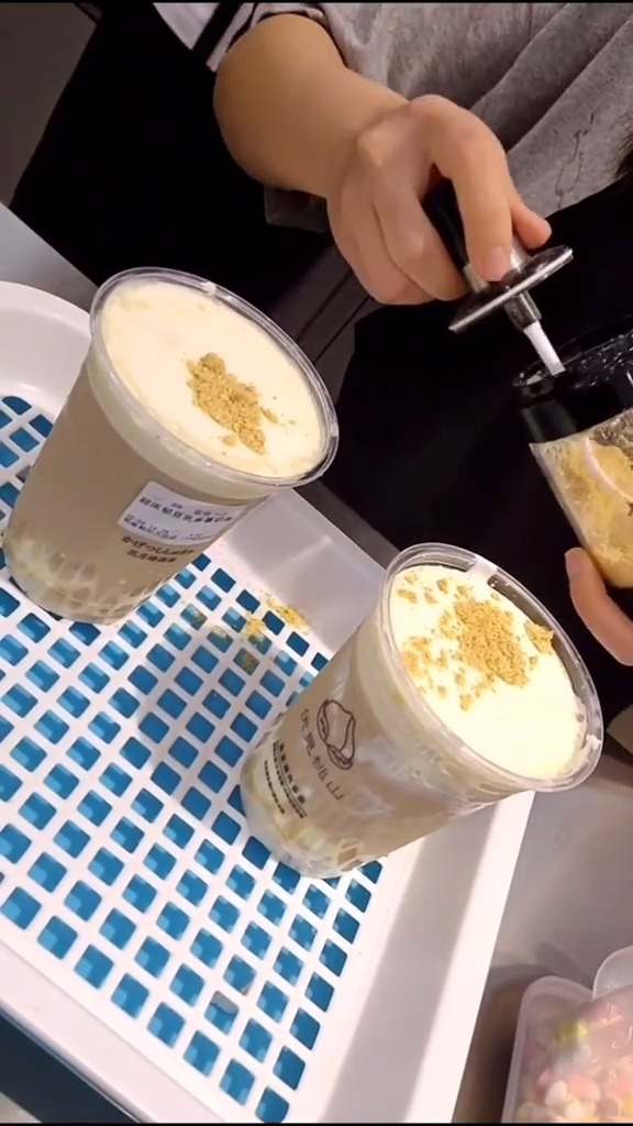美食#网红奶茶安排上浓浓豆乳麻薯口感丰富浓郁