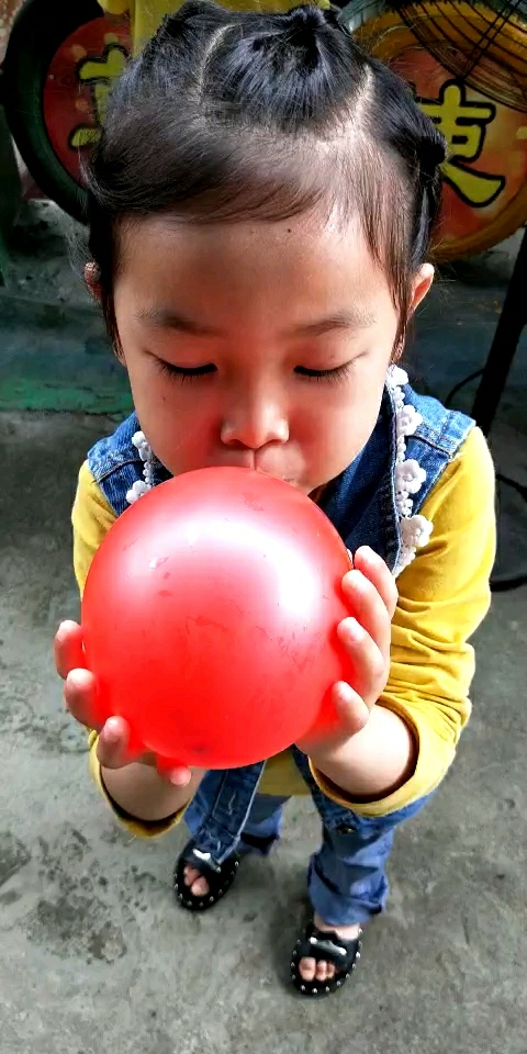 儿童节学会吹气球