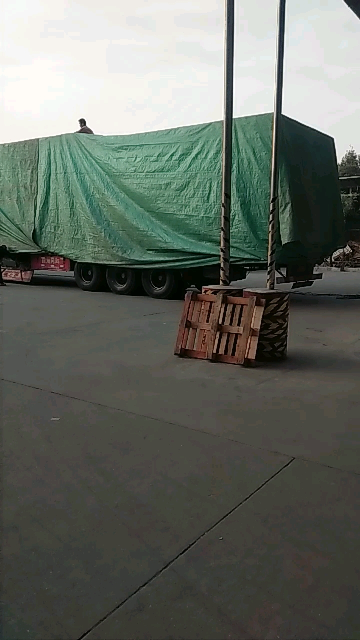 上班第二天又出一大车的货,装车的师傅们辛苦了,为你们点赞