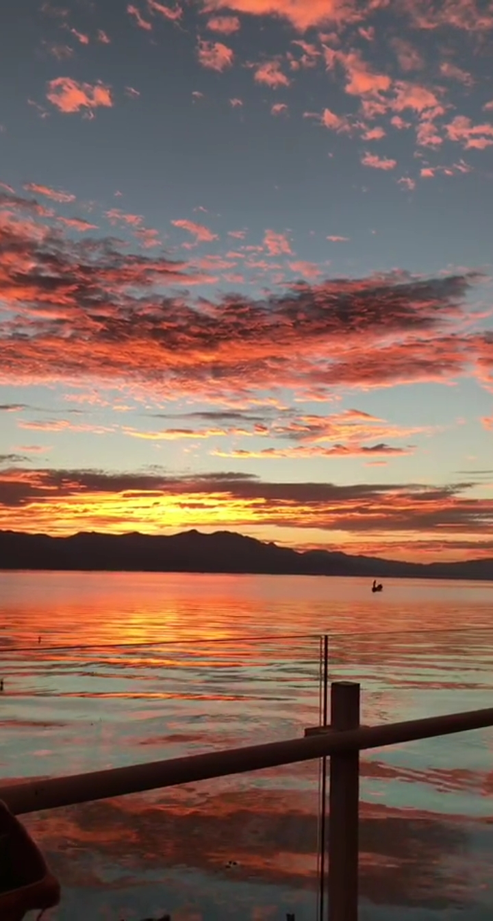 旅游随我拍#情侣一辈子一定要去的景点——洱海,晚霞实在是太美了!