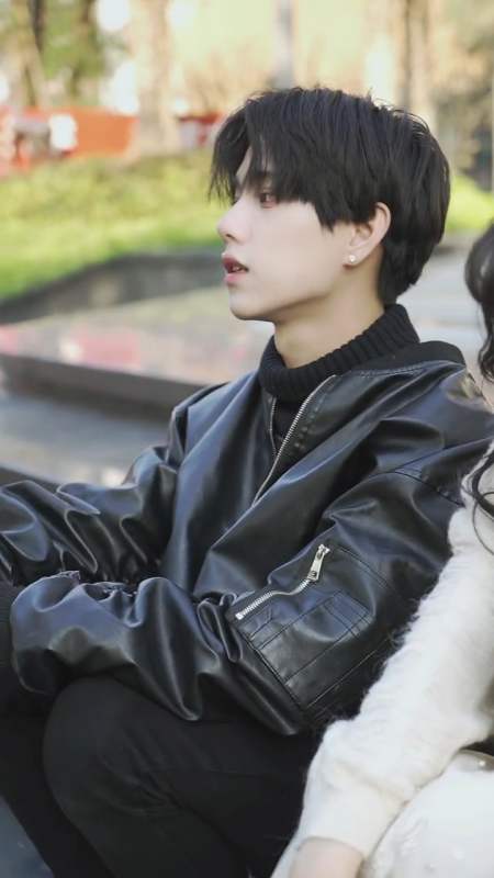 扫码下载度小视 发个视频 让别人知道 志鸿白马小志 24.