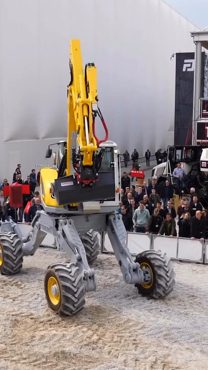 高科技全地形挖掘机