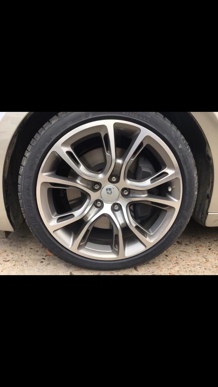 雷克萨斯is300轮毂轮胎改装升级:22540r18-度小视