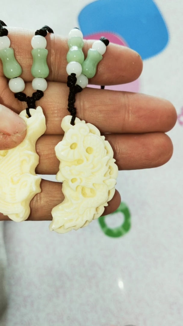 鹿骨龙凤呈祥吊坠