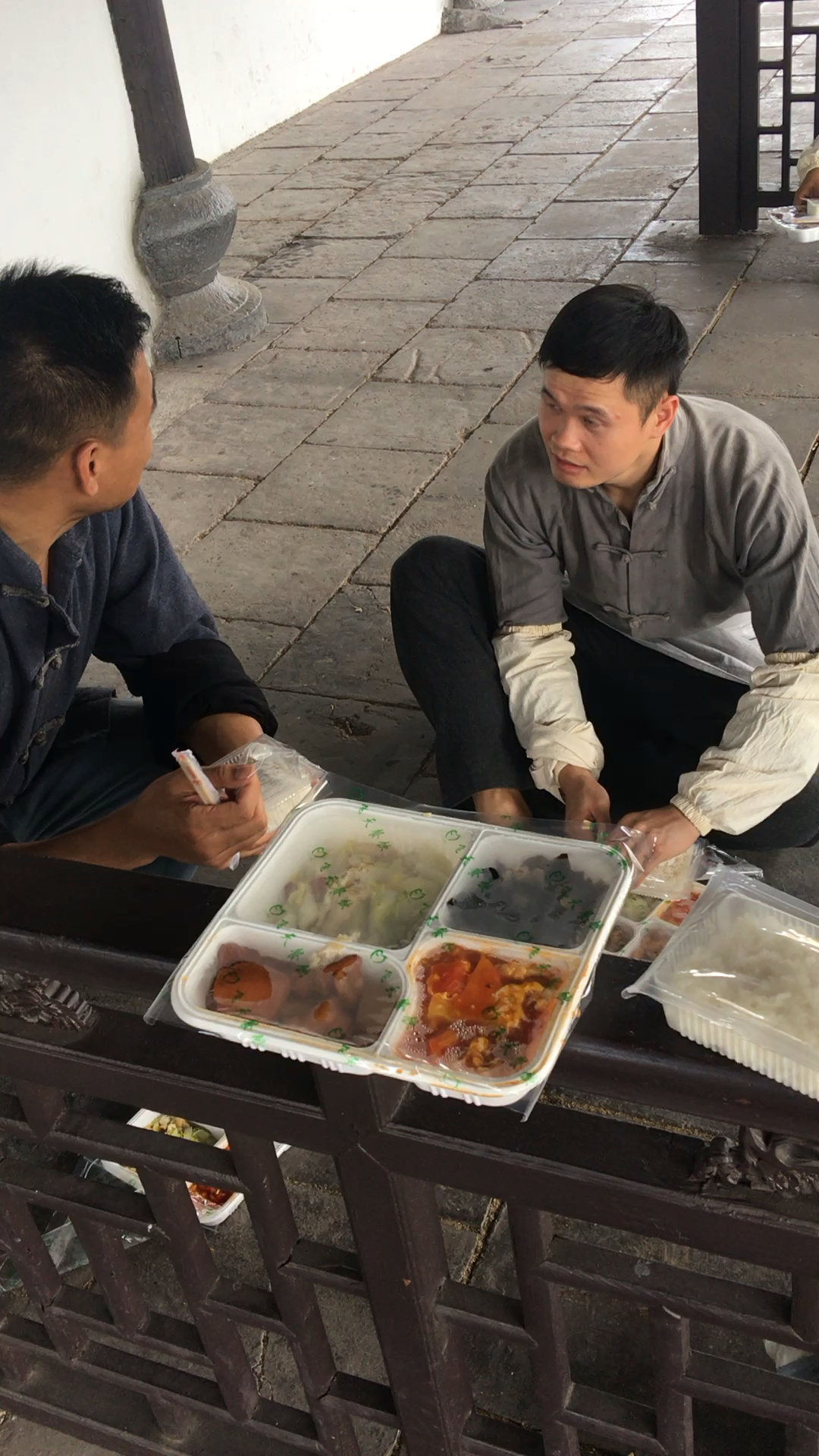 群众演员的盒饭