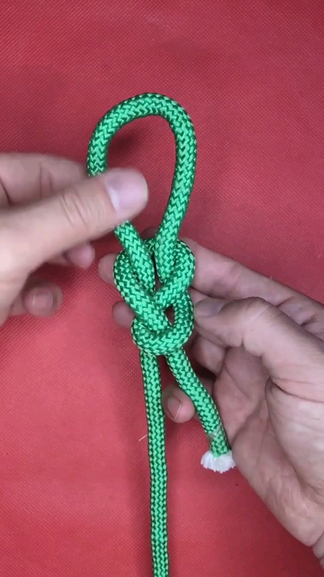 实用绳结#打法简单实用的8字吊物结拔物送料少不了