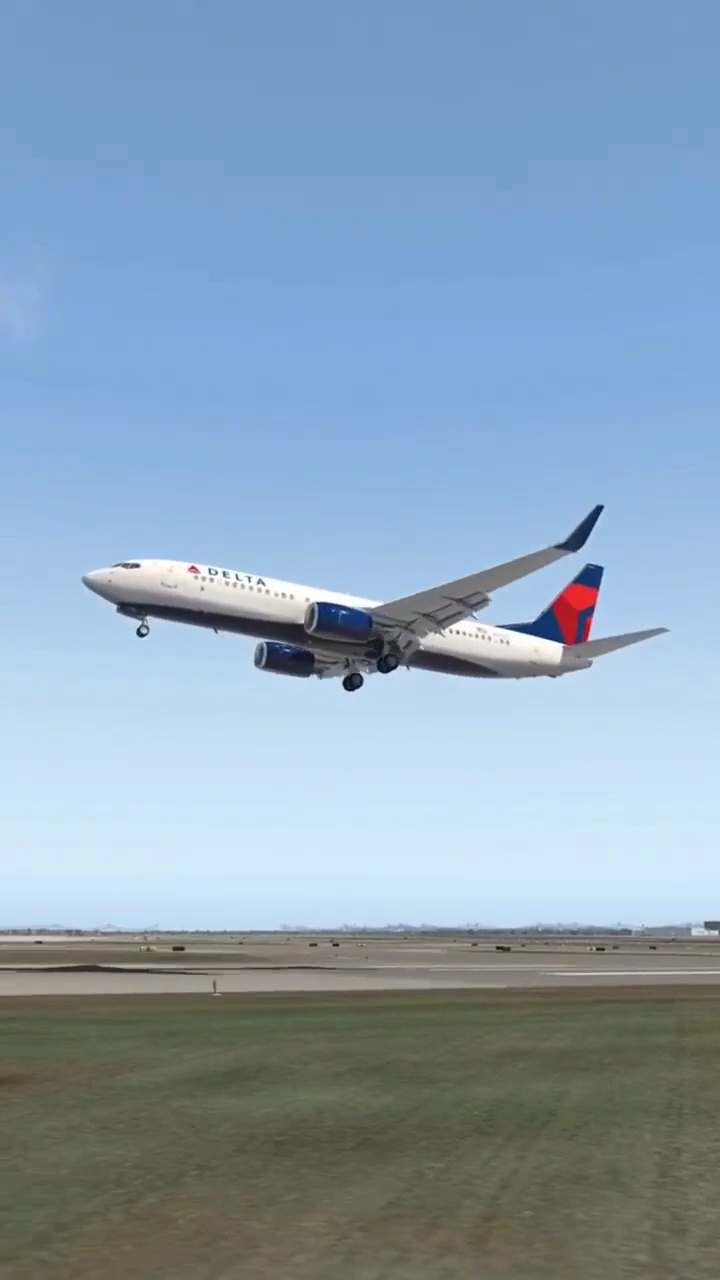 近距离看飞机降落的瞬间