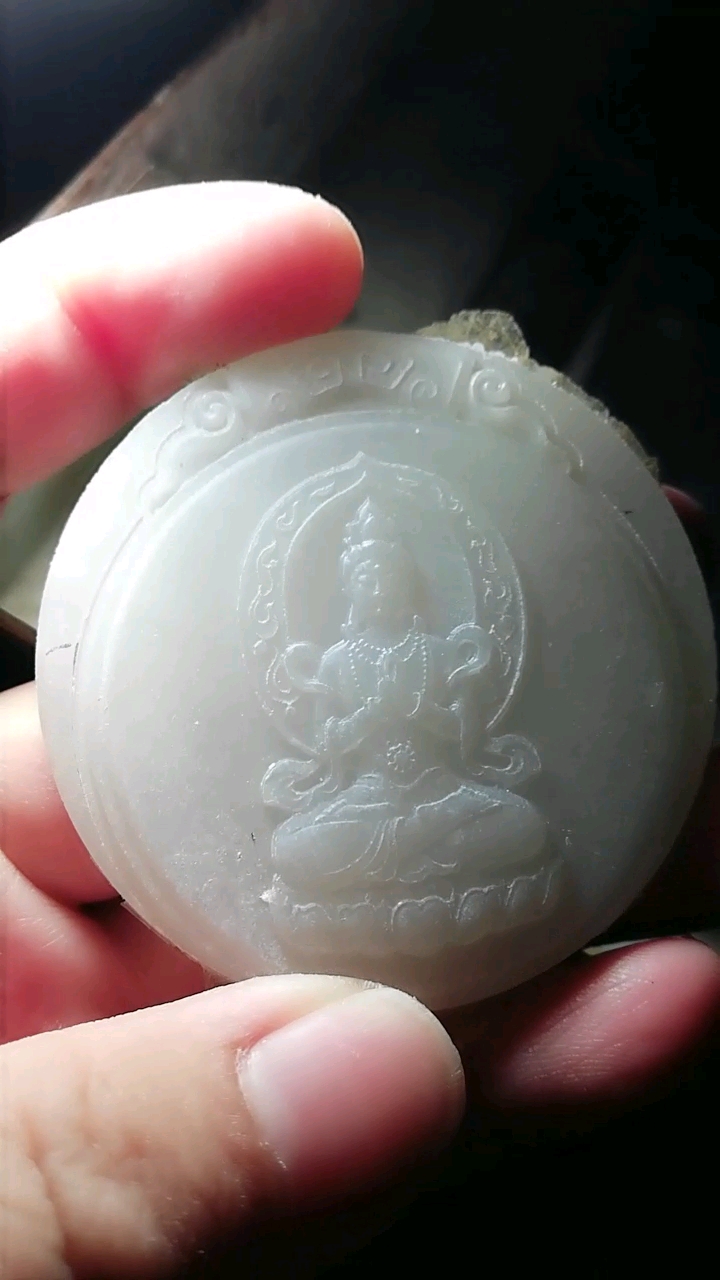最红火的机雕观音玉牌