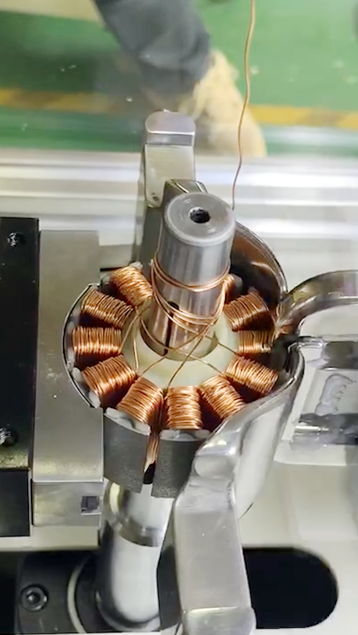 电机绕线工厂实拍电机定子绕线机是如何绕线生产的