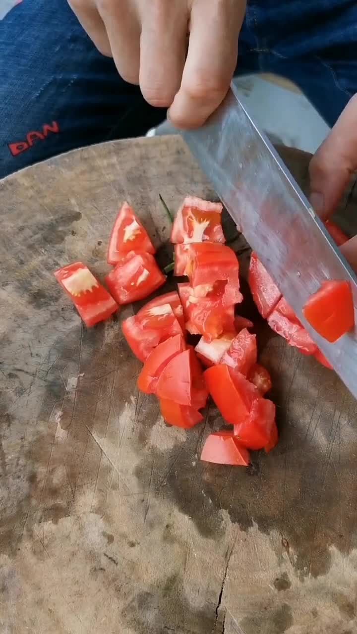 西红柿的精确切法,给你们演示一下