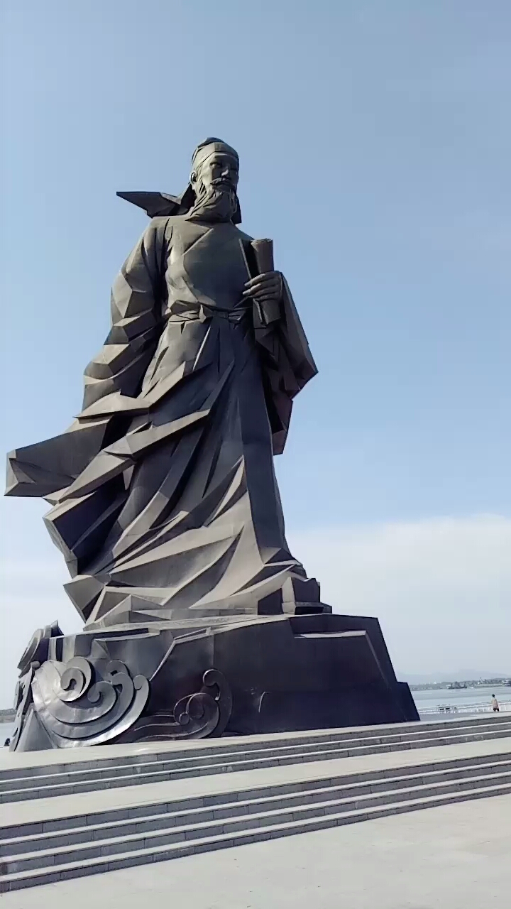 田园诗人孟浩然的铜像