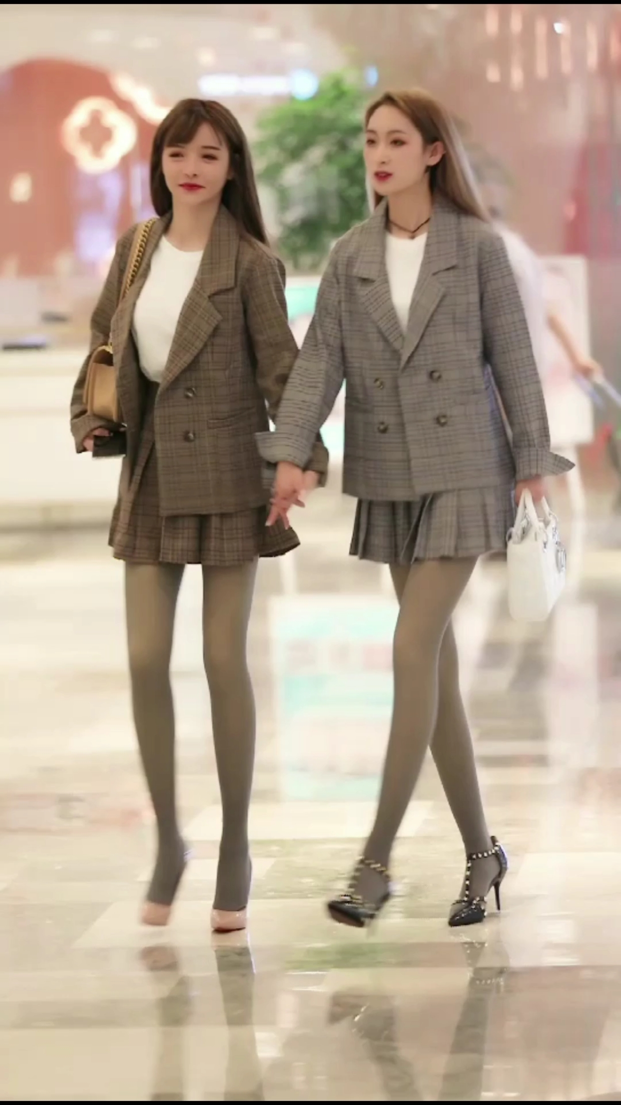 高颜值,大长腿闺蜜