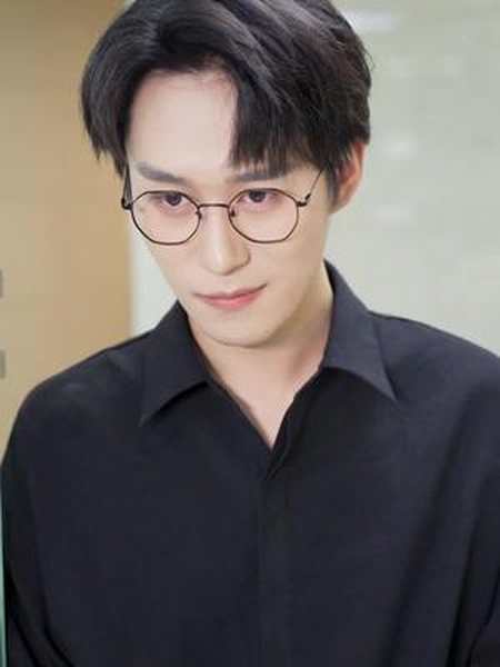 邱秋 小熊快跑 0次播放 . 2020-11-11 0举报 慕容壮壮是