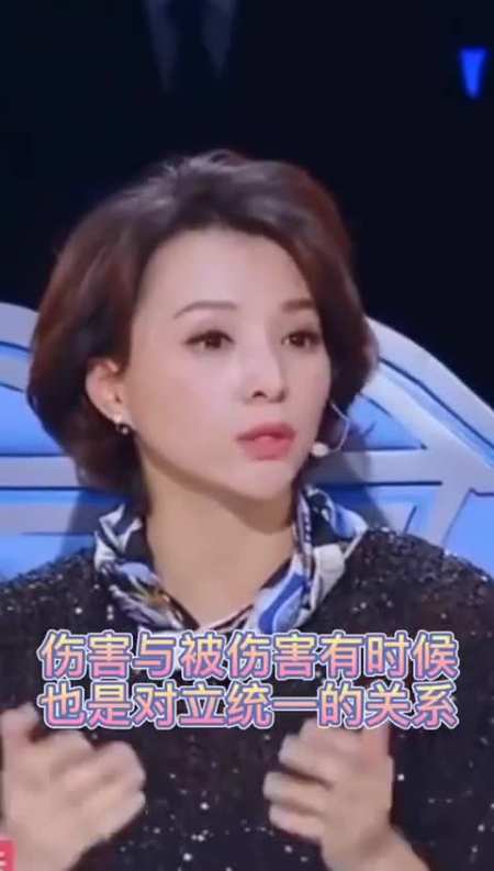 董卿再出金句枪响之后没有赢家这是集气质才华于一身