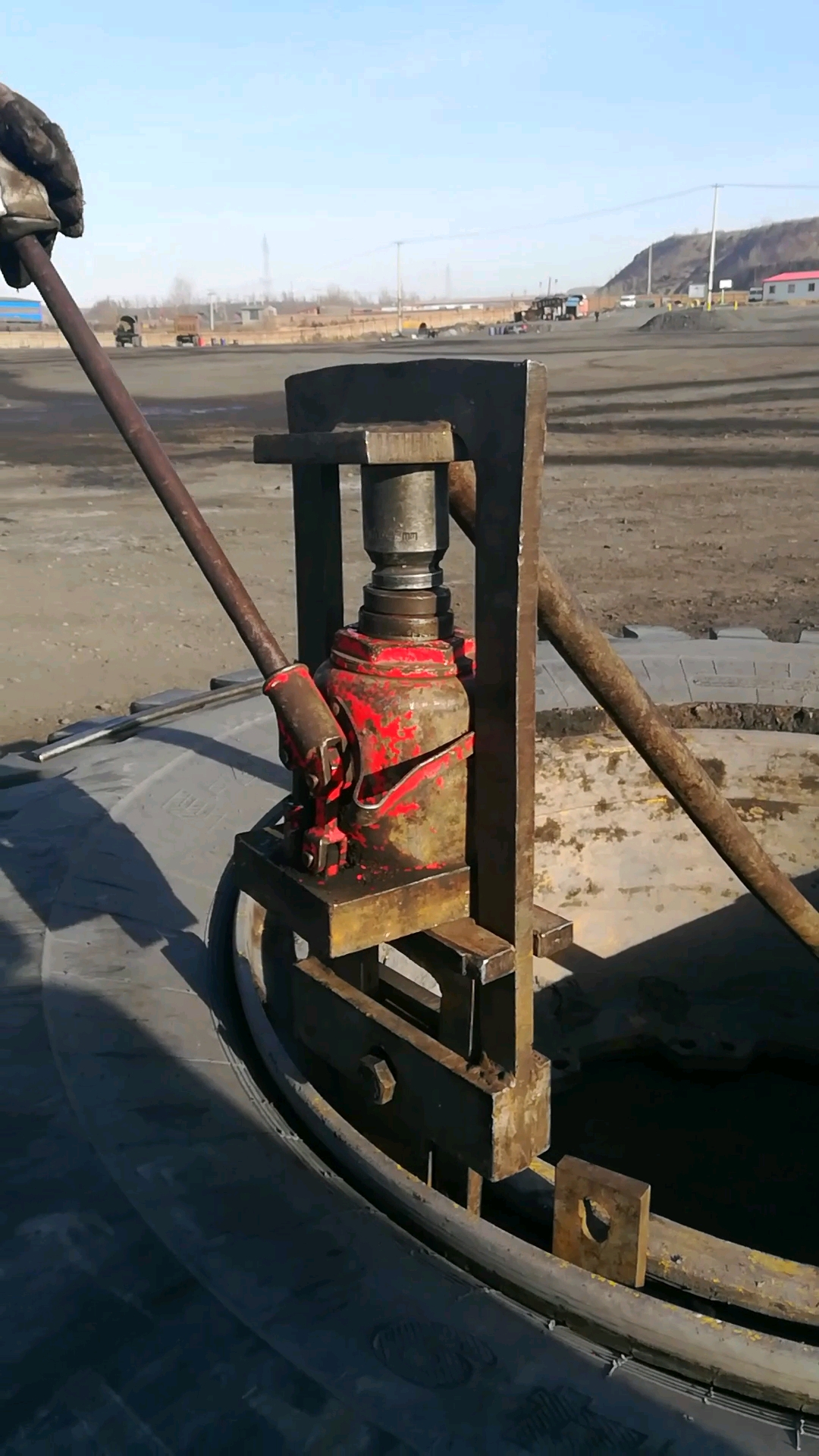 自制扒胎神器又火了