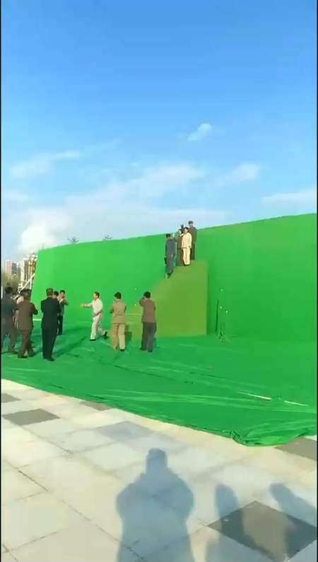 拍摄现场 下飞机,一块绿布就搞定